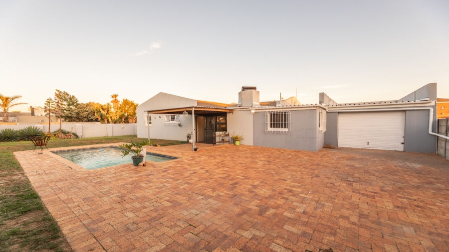 3 Bedroom Property for Sale in Table View Western Cape